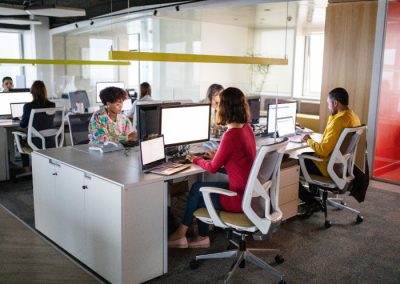 Desk sharing : fonctionnement, avantages et inconvénients